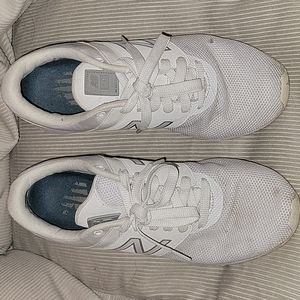 Women's white New balance shoes